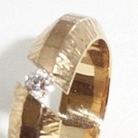 Ring 585 Gold mit Brillant